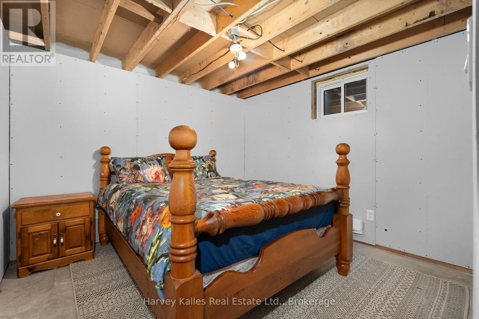 1003 HOLLOW ROAD
