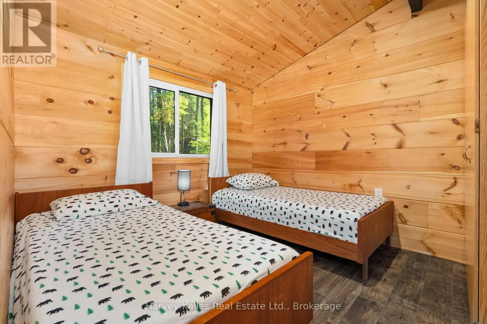 1003 HOLLOW ROAD