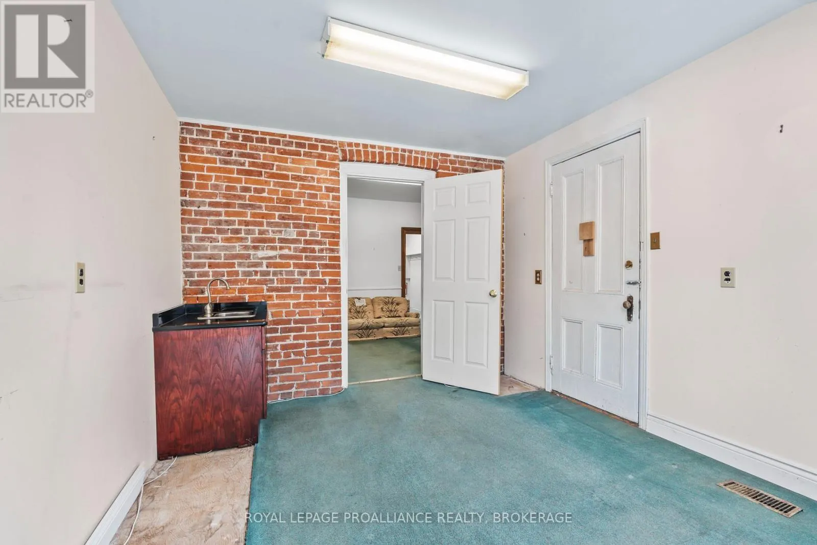 272 WELLINGTON STREET