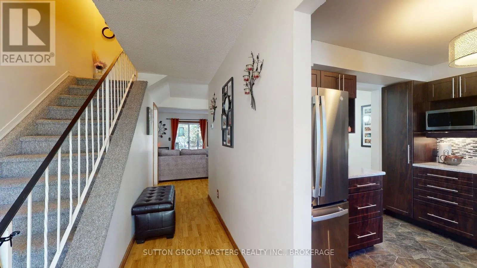4 TRILLIUM COURT