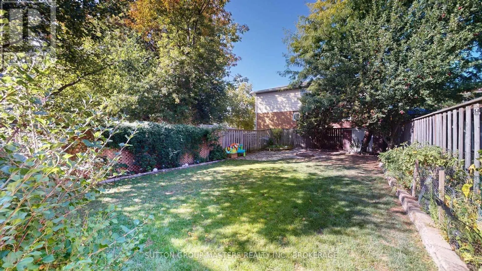 4 TRILLIUM COURT