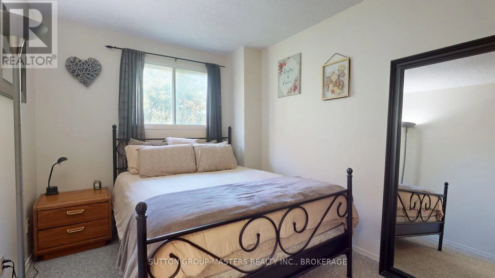 4 TRILLIUM COURT