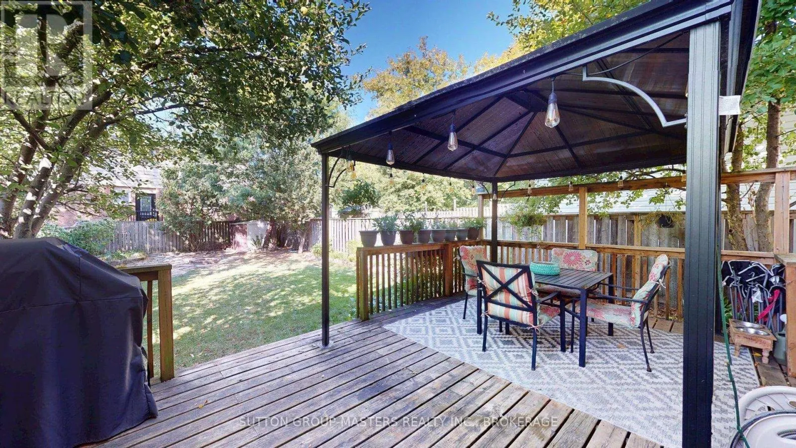 4 TRILLIUM COURT