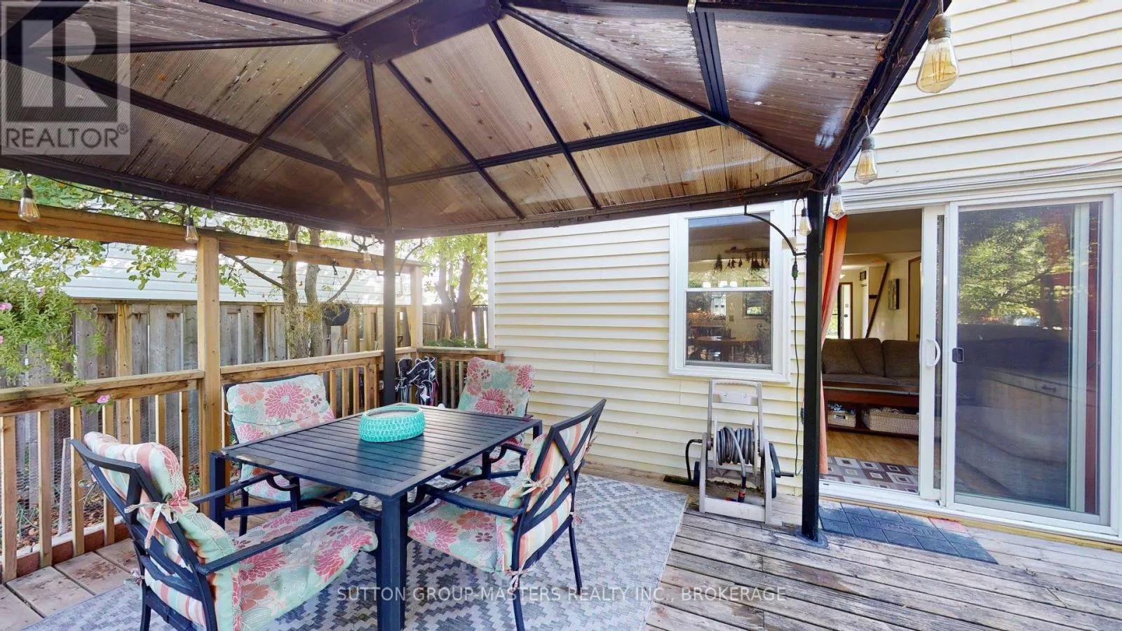 4 TRILLIUM COURT