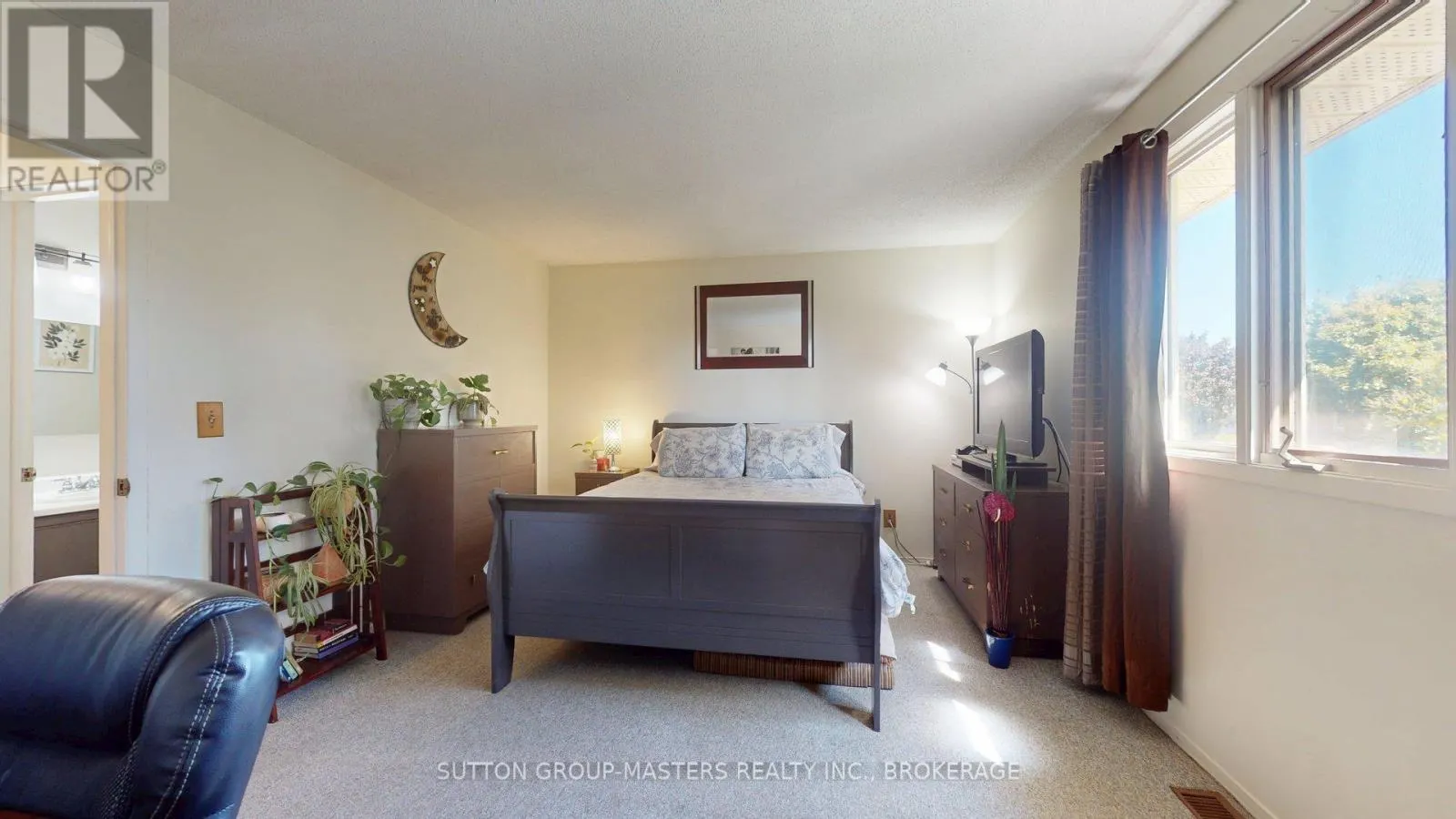 4 TRILLIUM COURT