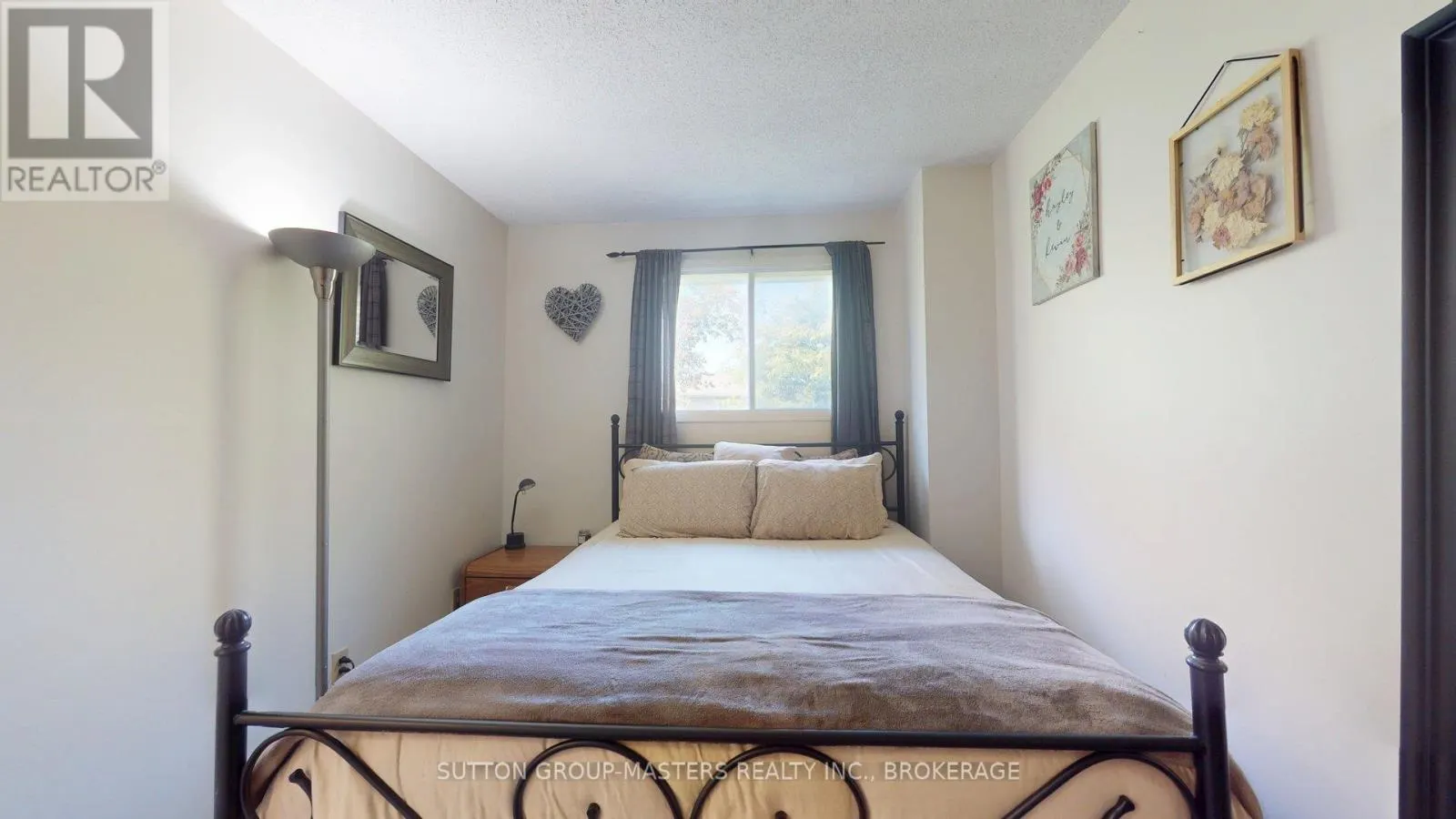 4 TRILLIUM COURT