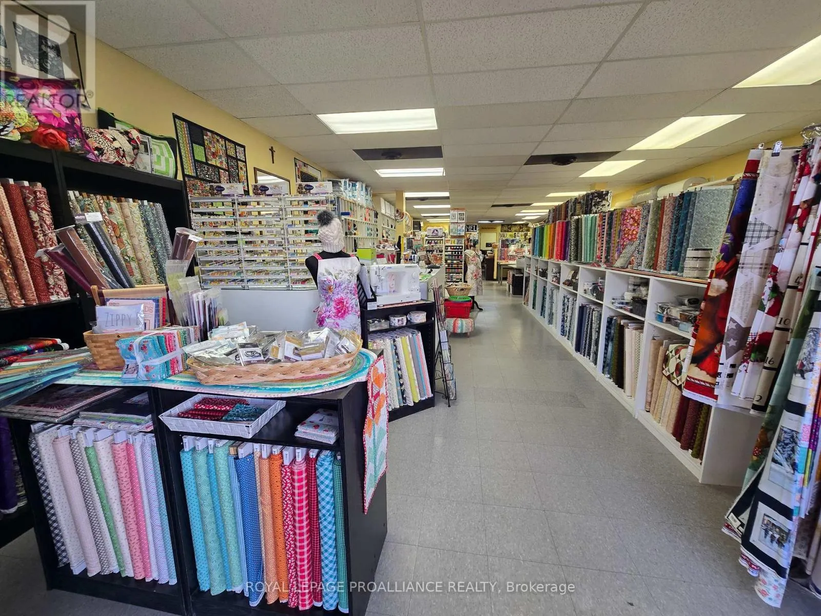 2 - 191 DUNDAS STREET E, #2
