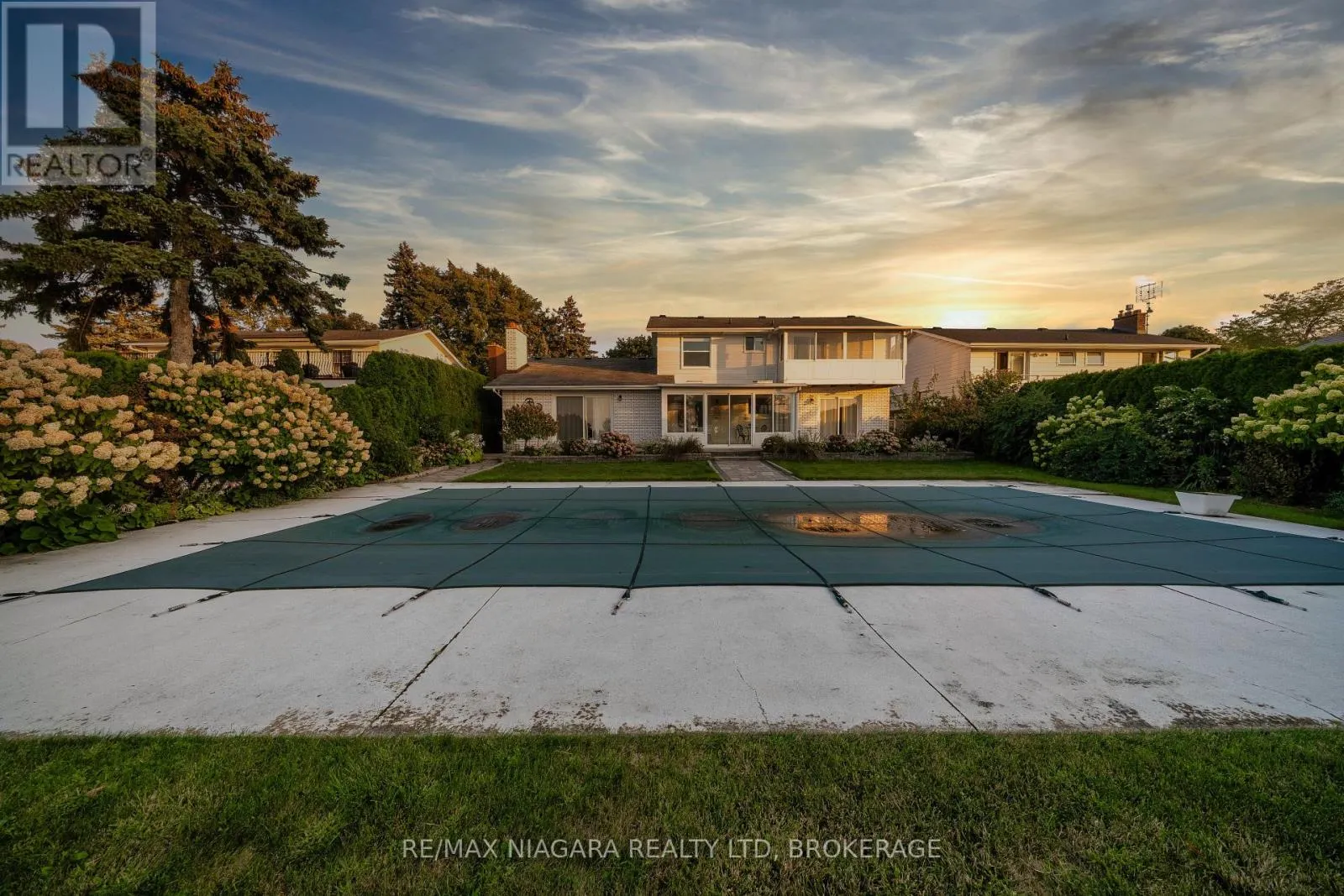 49 ROYAL YORK ROAD
