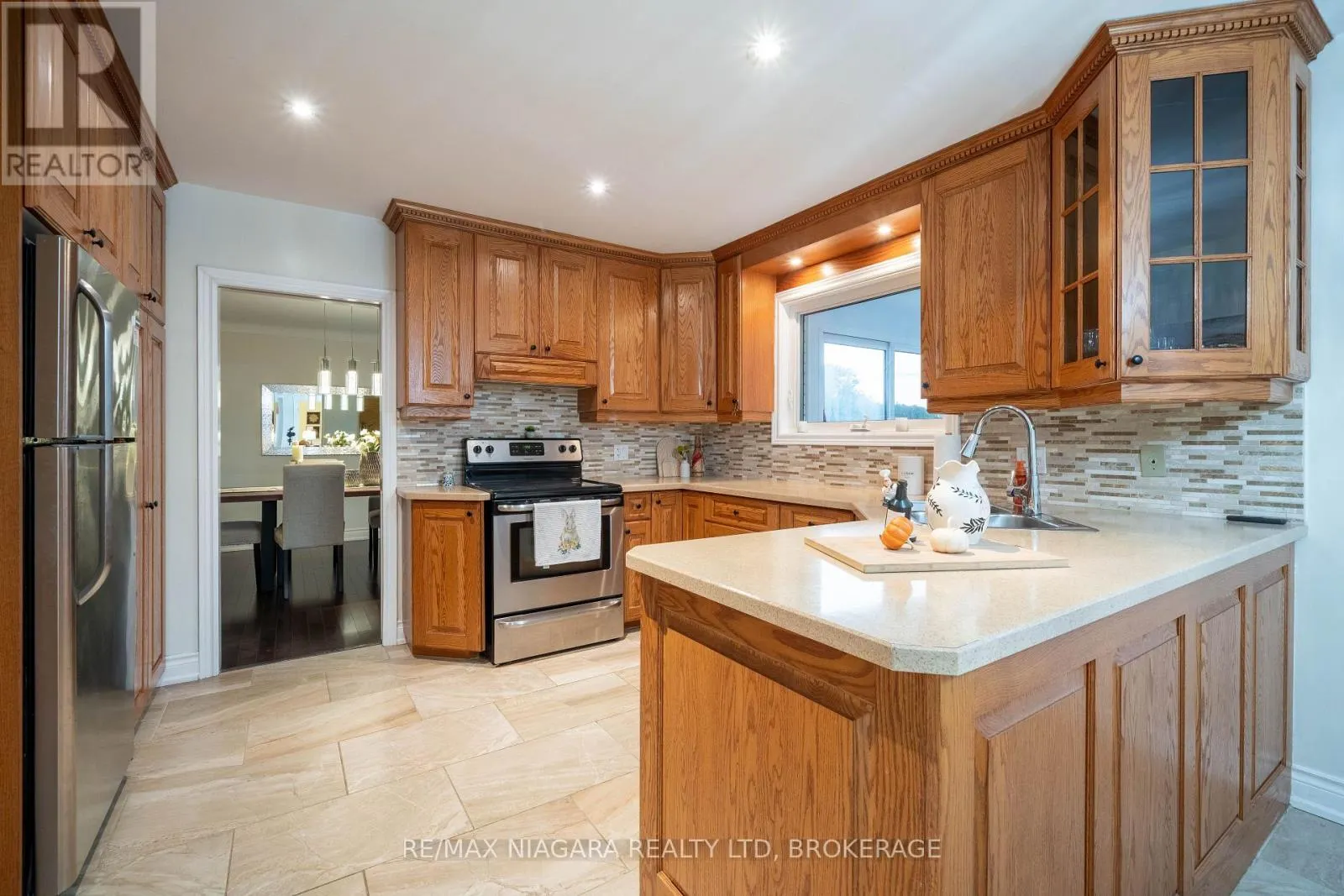 49 ROYAL YORK ROAD