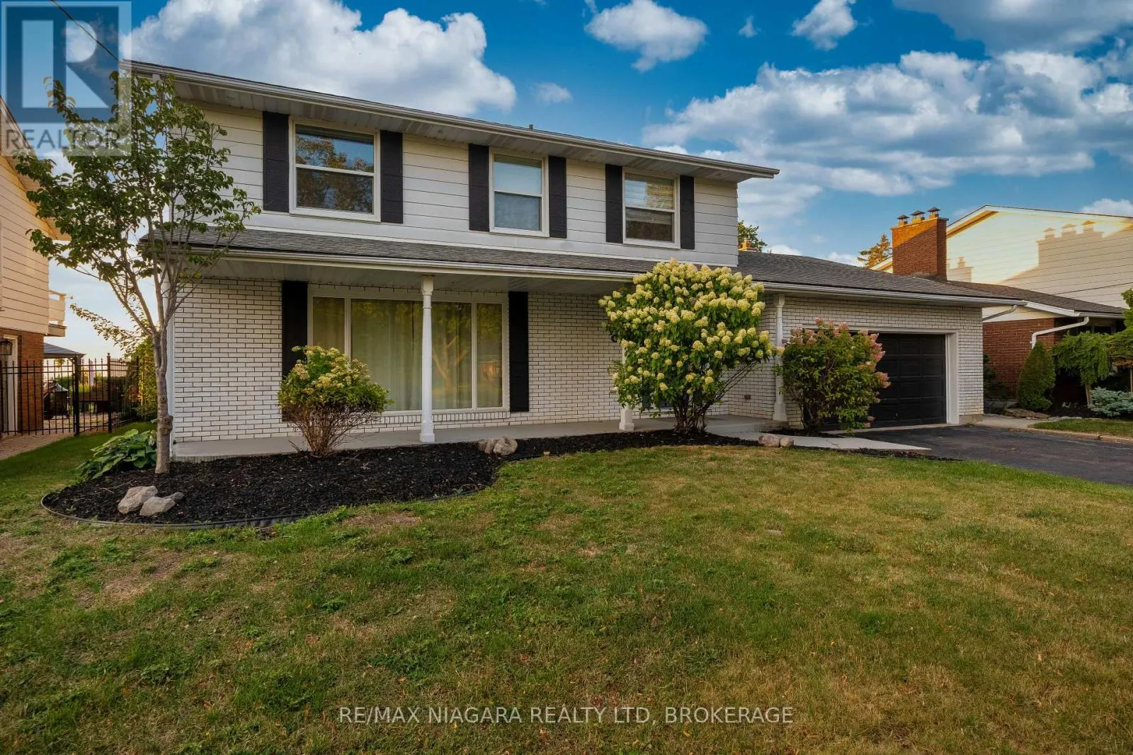 49 ROYAL YORK ROAD