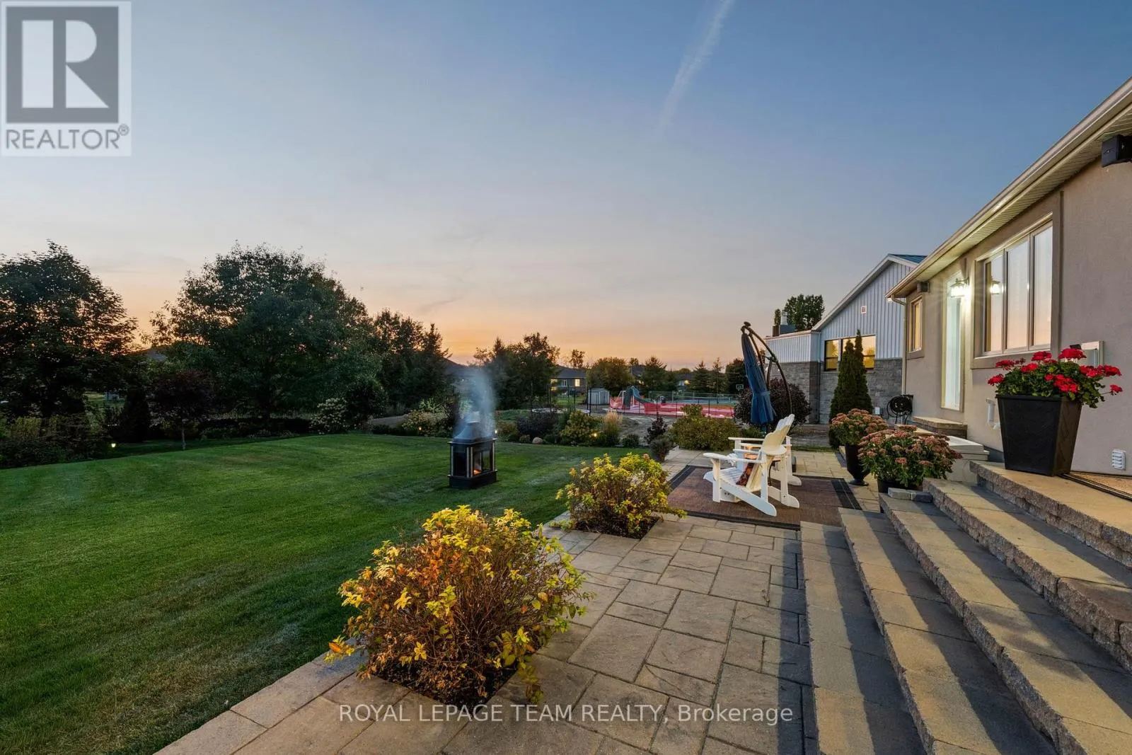2193 TRAILWOOD DRIVE