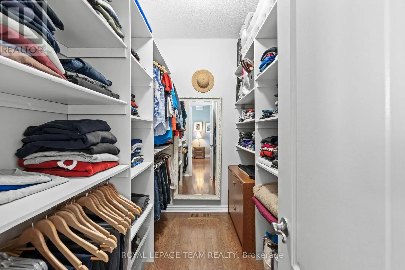 2193 TRAILWOOD DRIVE