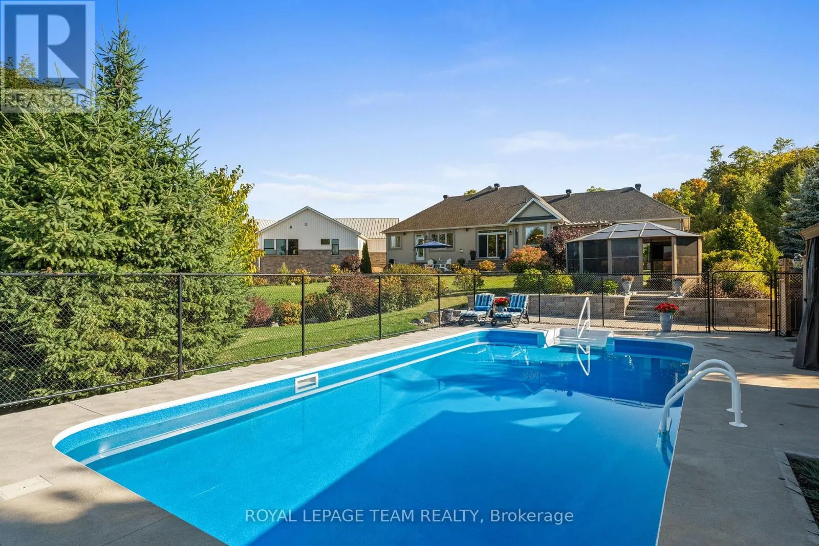 2193 TRAILWOOD DRIVE