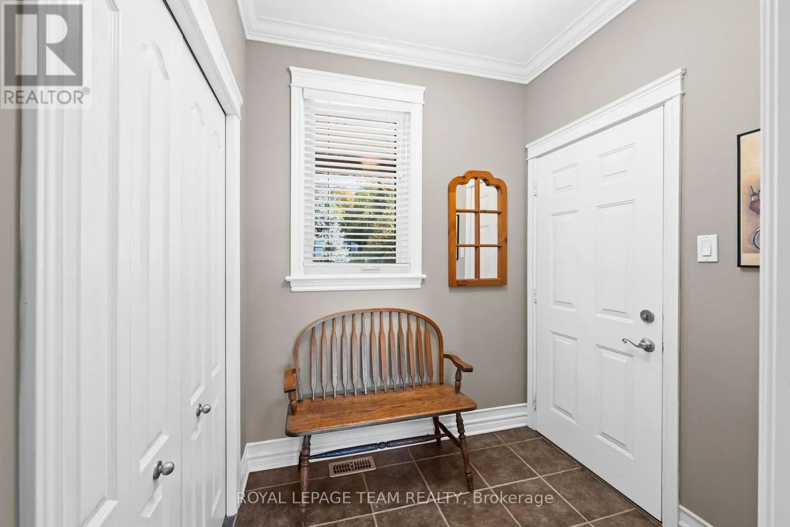 2193 TRAILWOOD DRIVE