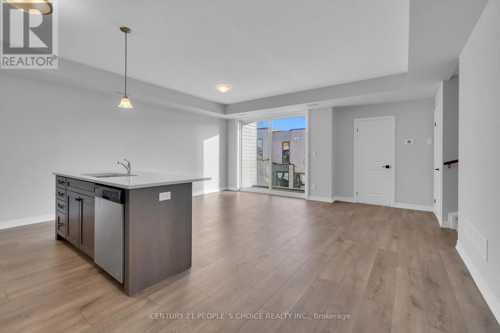 76 - 261 WOODBINE AVENUE
