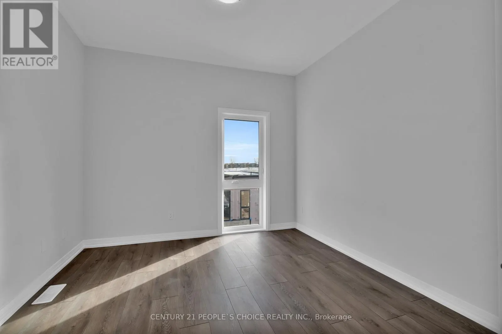 76 - 261 WOODBINE AVENUE
