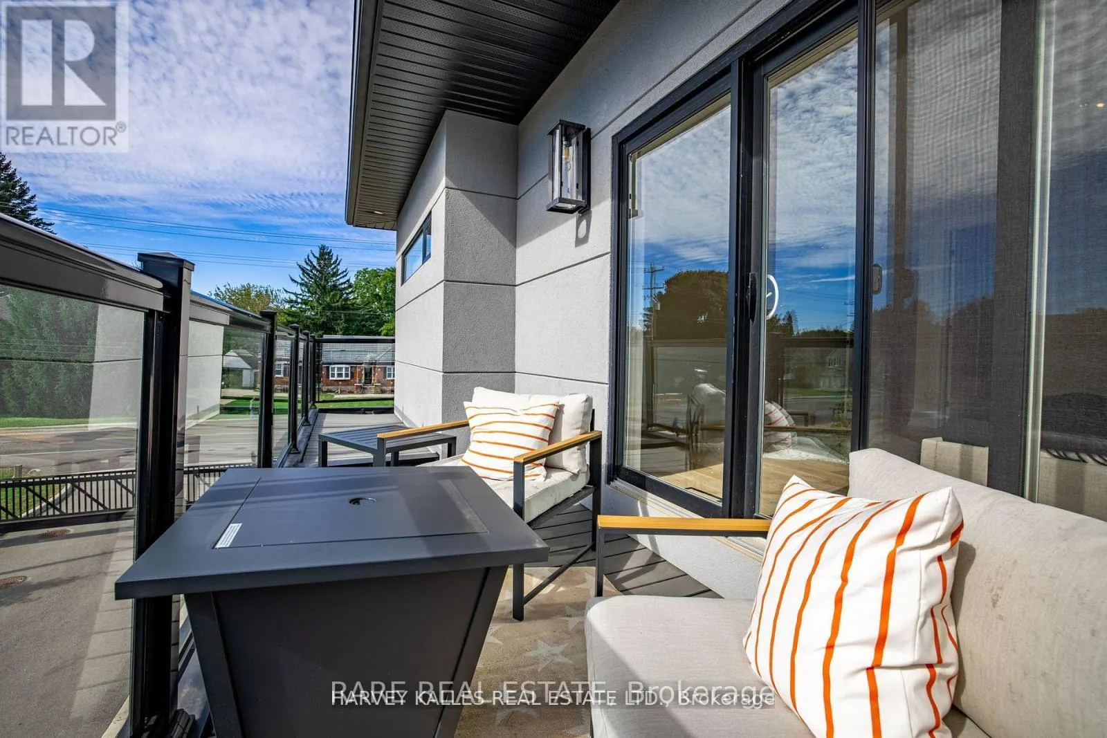 1 - 121 FIDDLERS GREEN ROAD