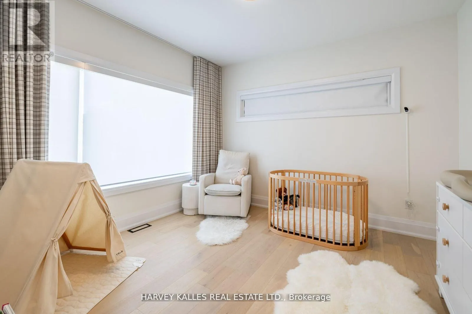 1 - 121 FIDDLERS GREEN ROAD