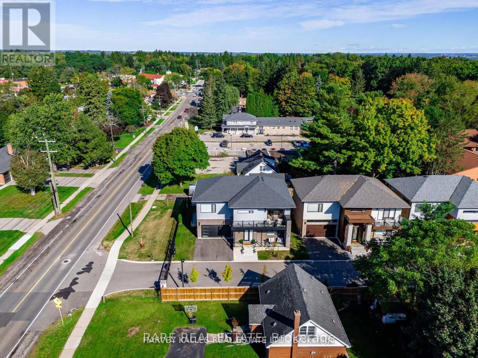 1 - 121 FIDDLERS GREEN ROAD