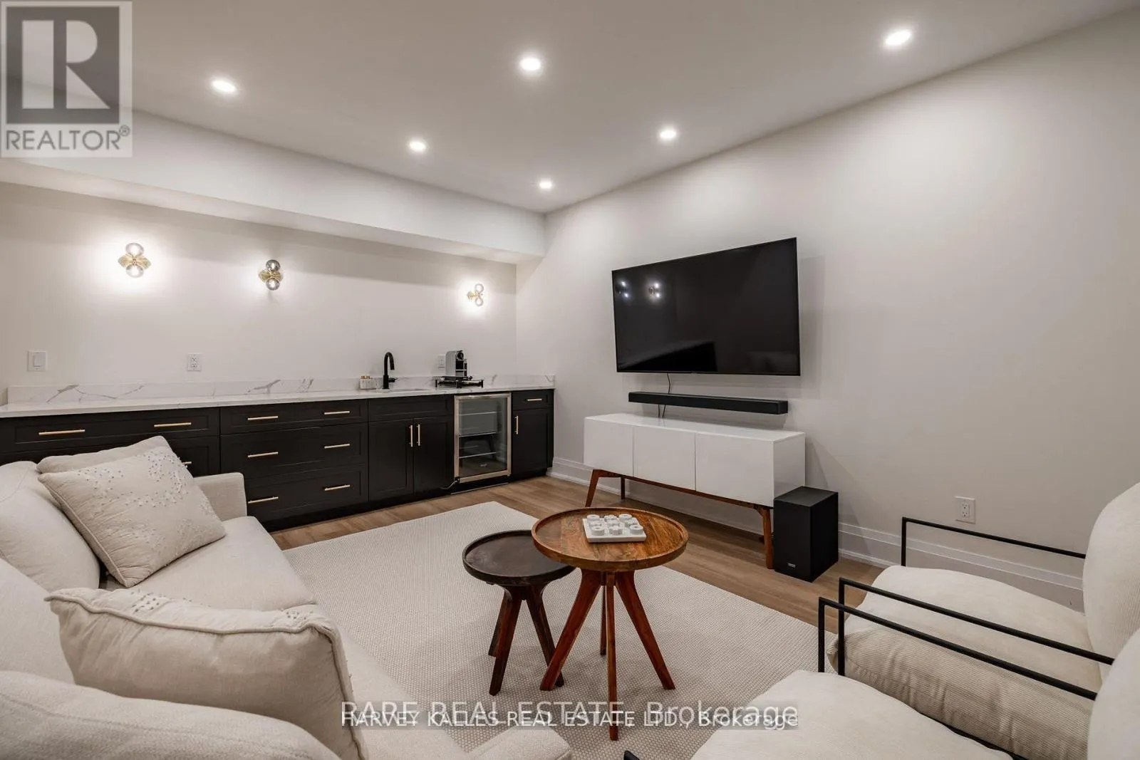 1 - 121 FIDDLERS GREEN ROAD