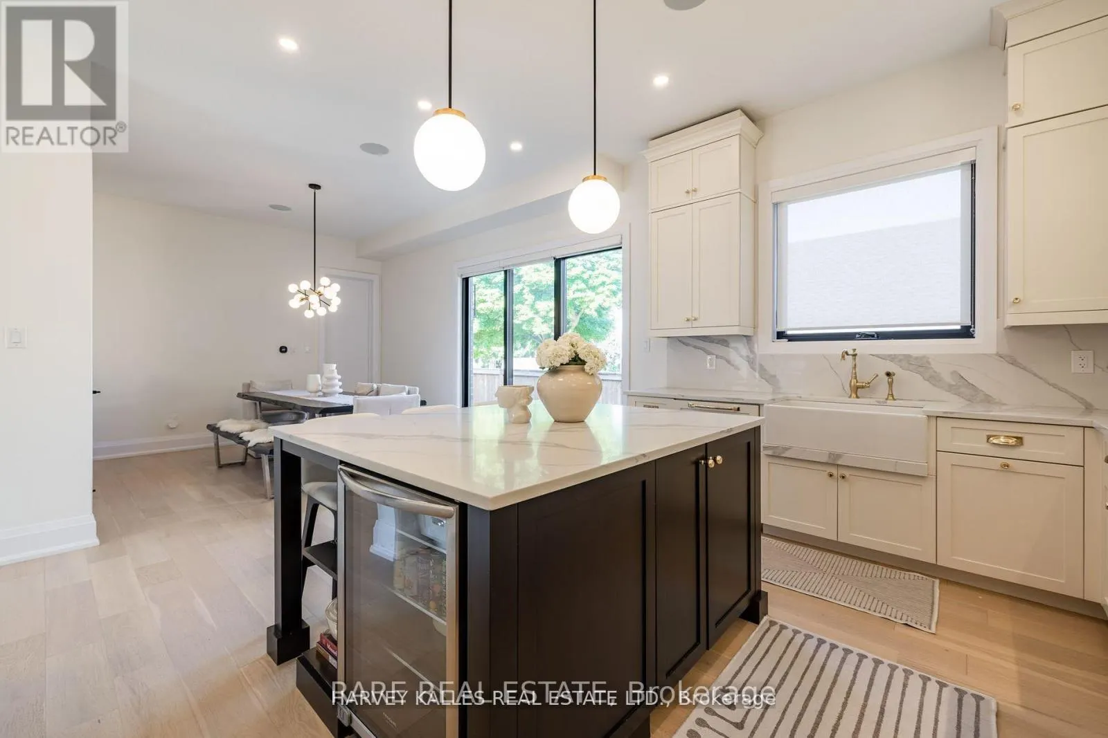 1 - 121 FIDDLERS GREEN ROAD