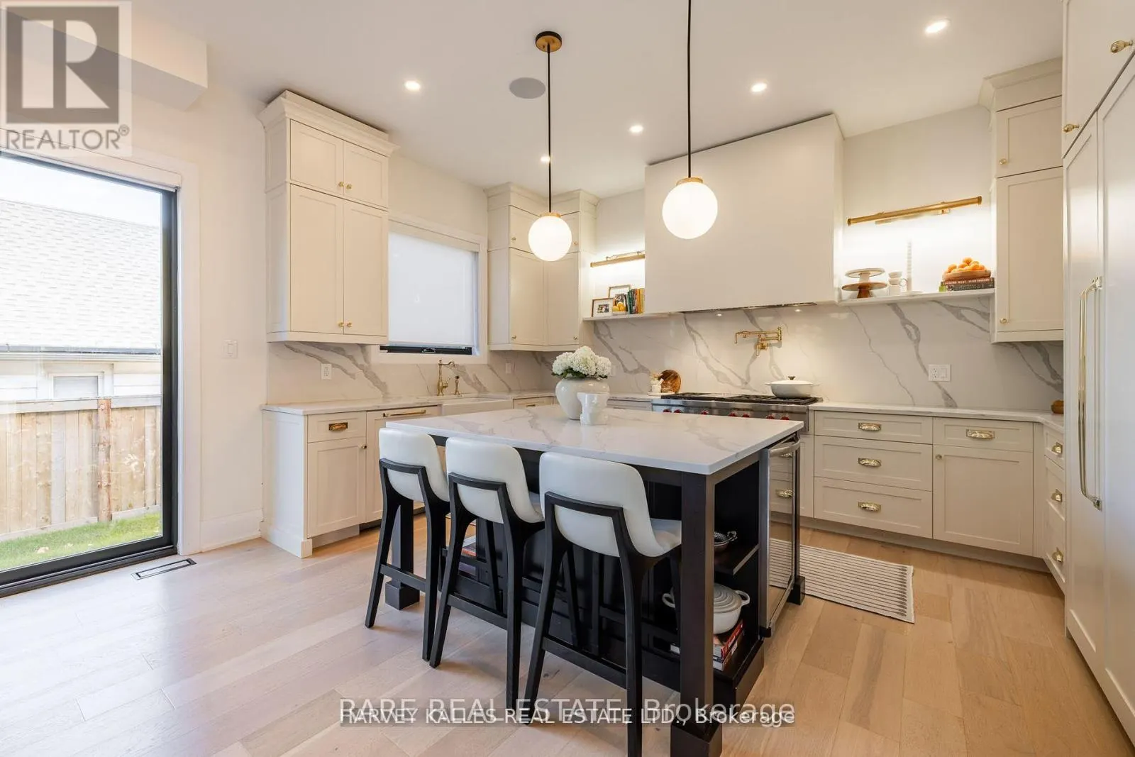 1 - 121 FIDDLERS GREEN ROAD