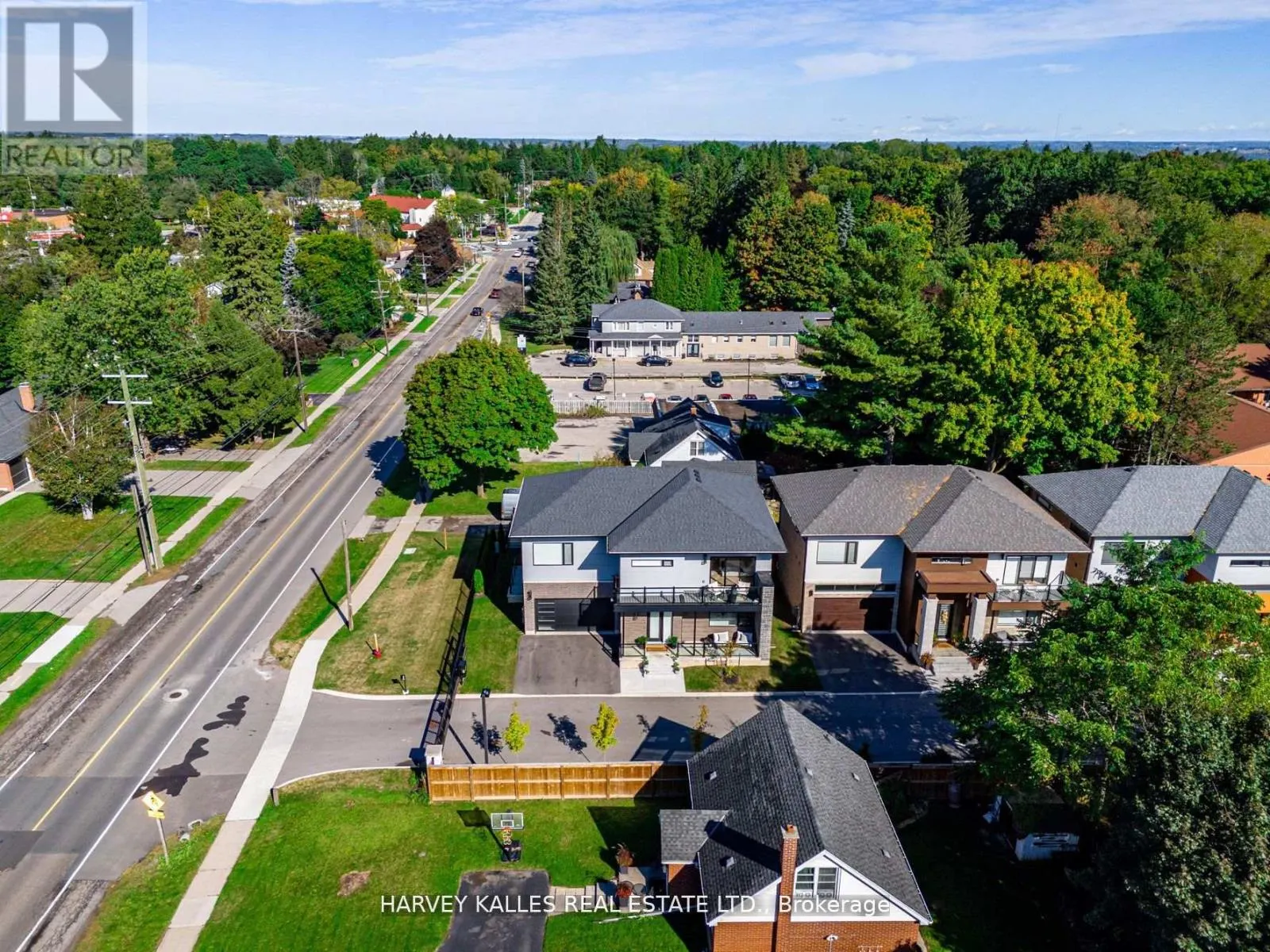 1 - 121 FIDDLERS GREEN ROAD