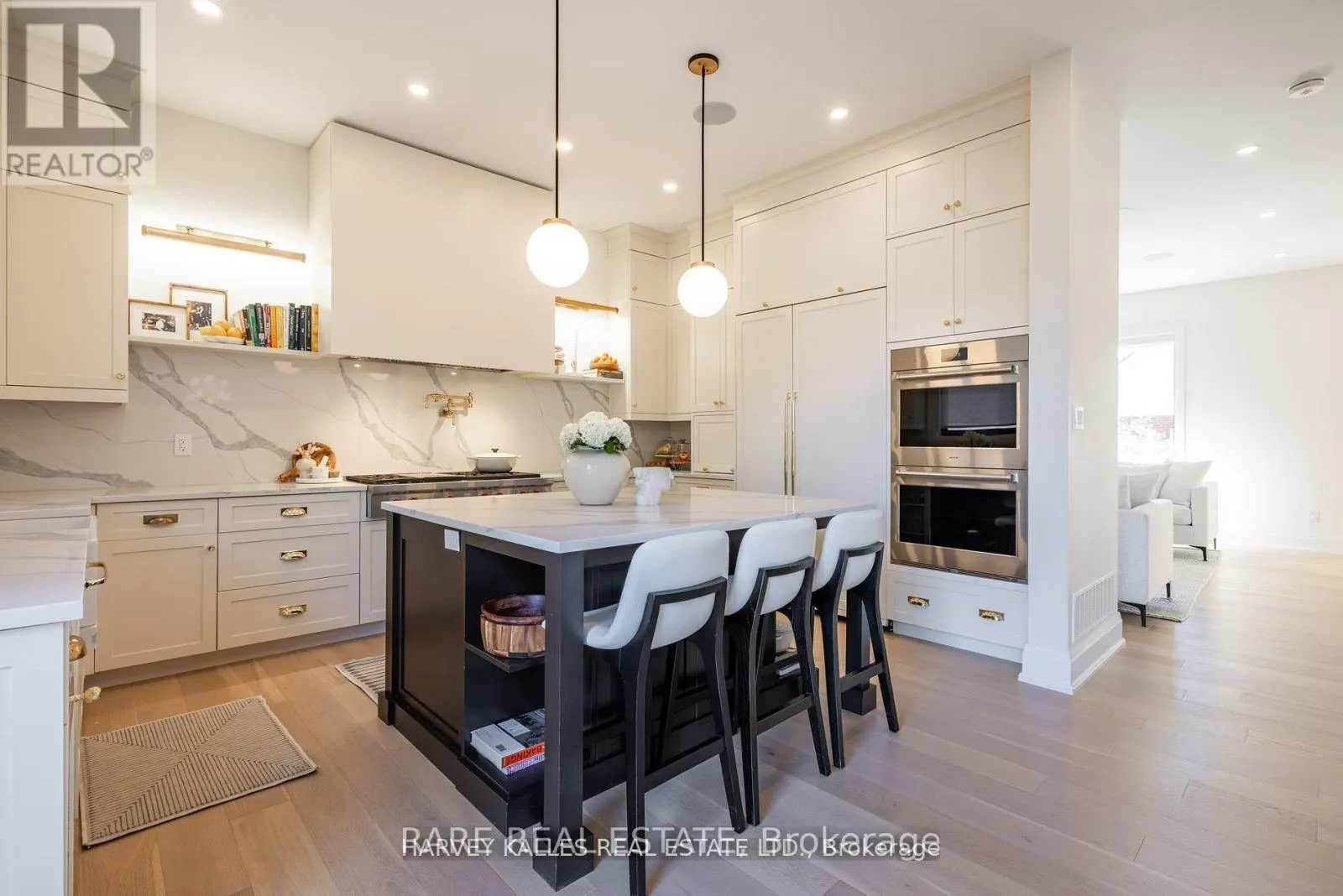 1 - 121 FIDDLERS GREEN ROAD