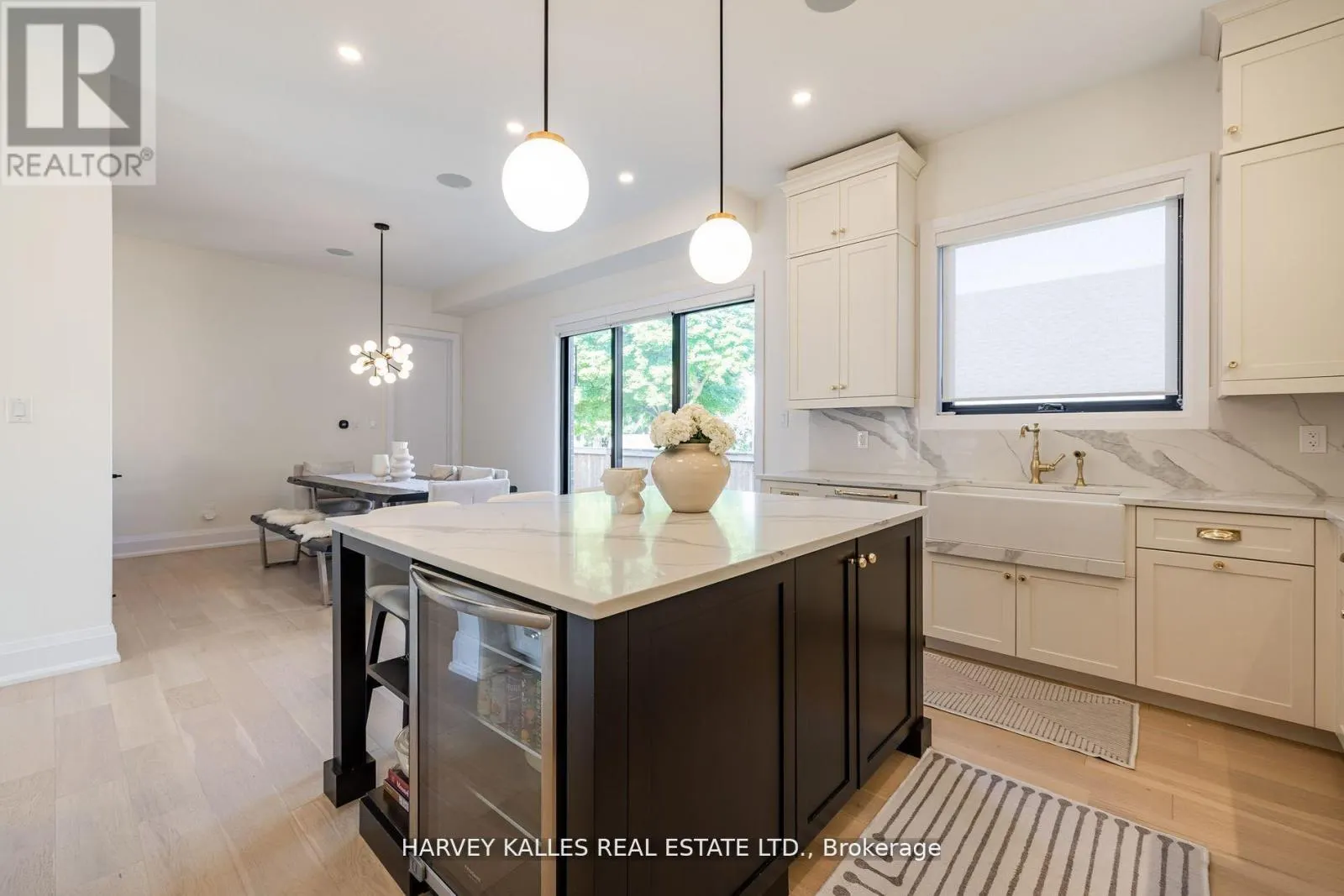 1 - 121 FIDDLERS GREEN ROAD