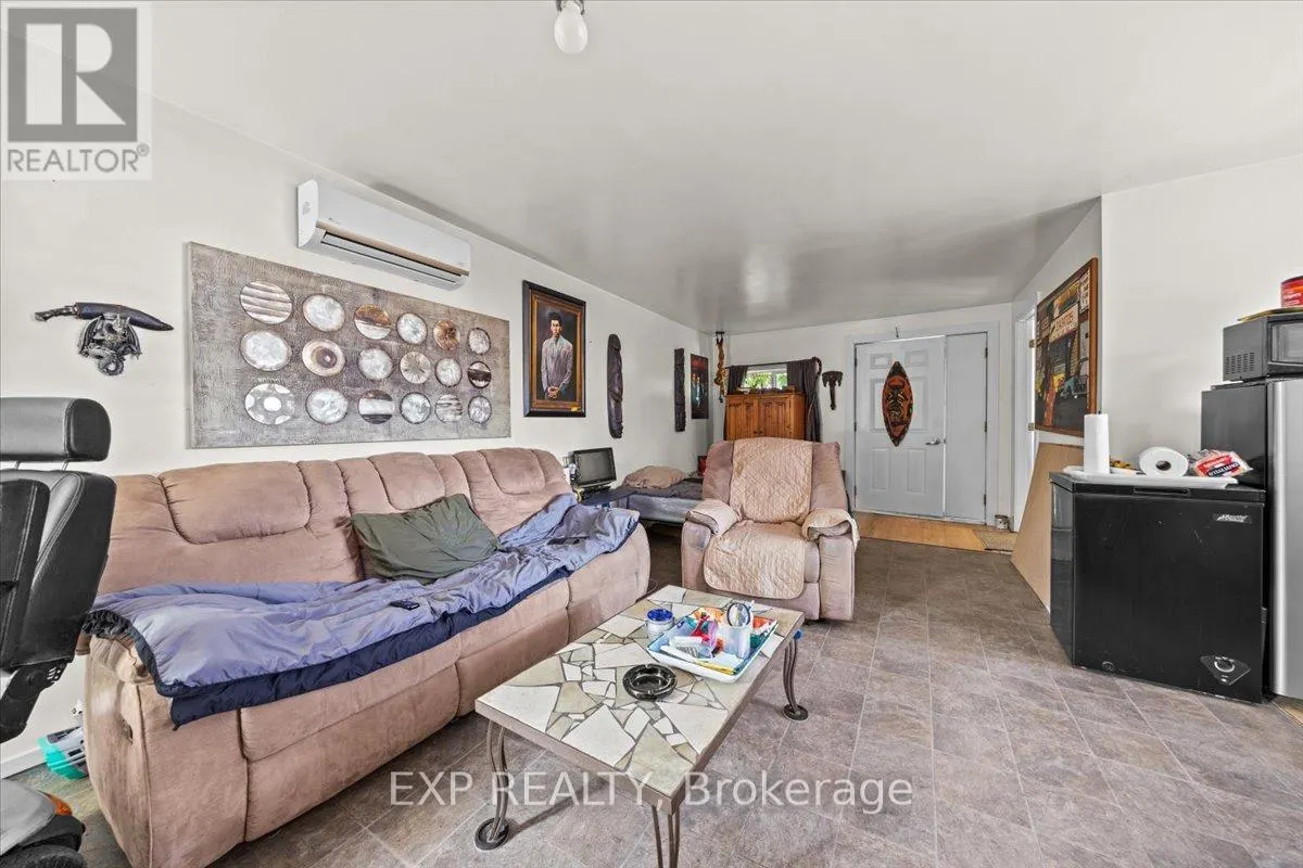 215 LAVERGNE STREET