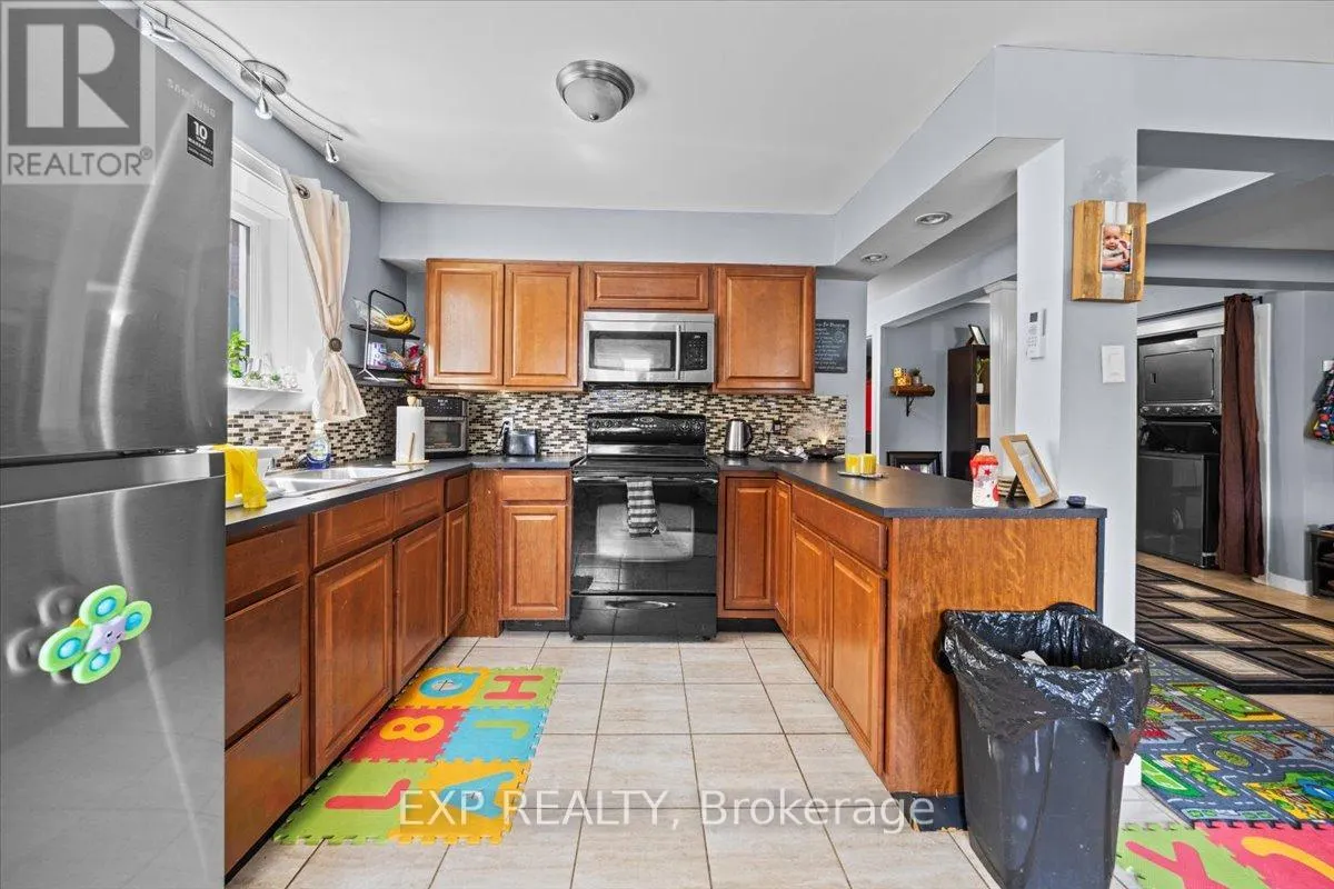 215 LAVERGNE STREET
