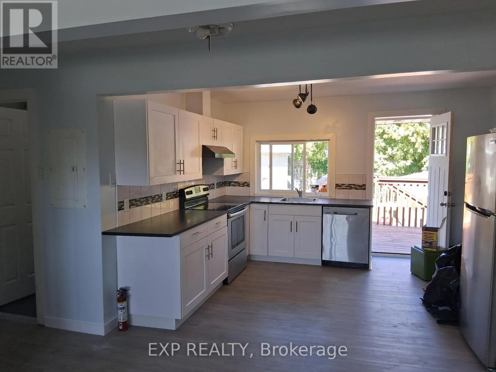 215 LAVERGNE STREET
