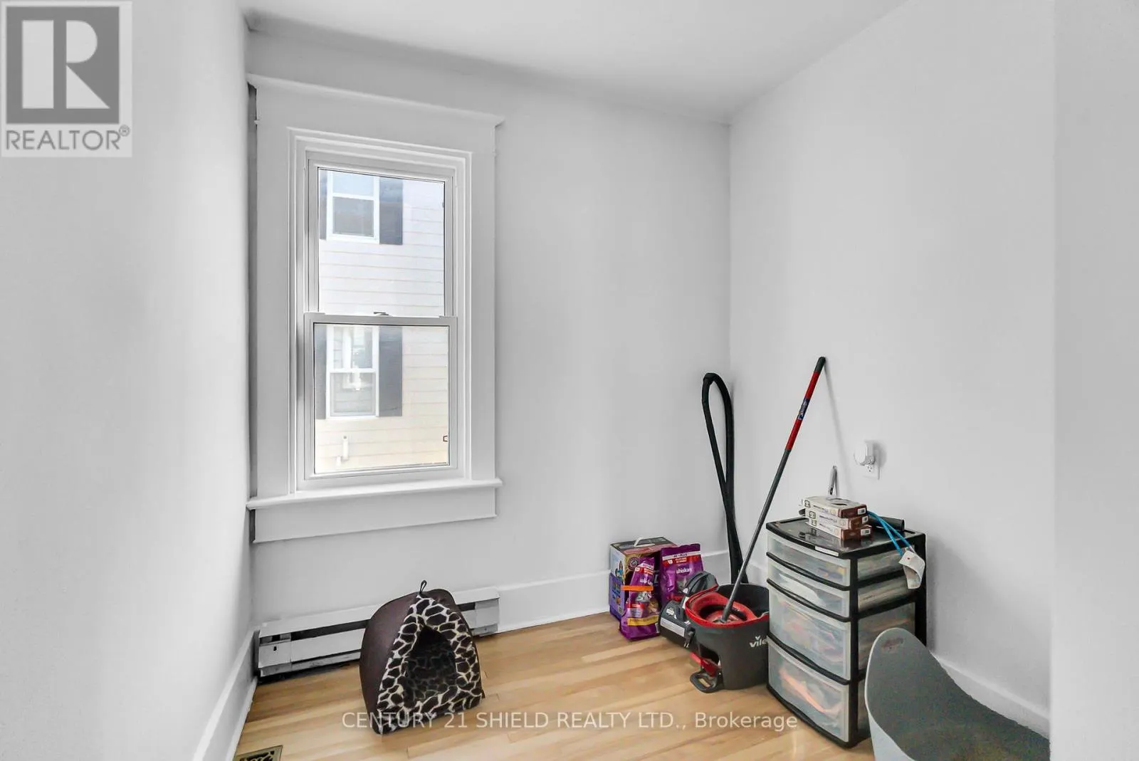 607 FIRST STREET E