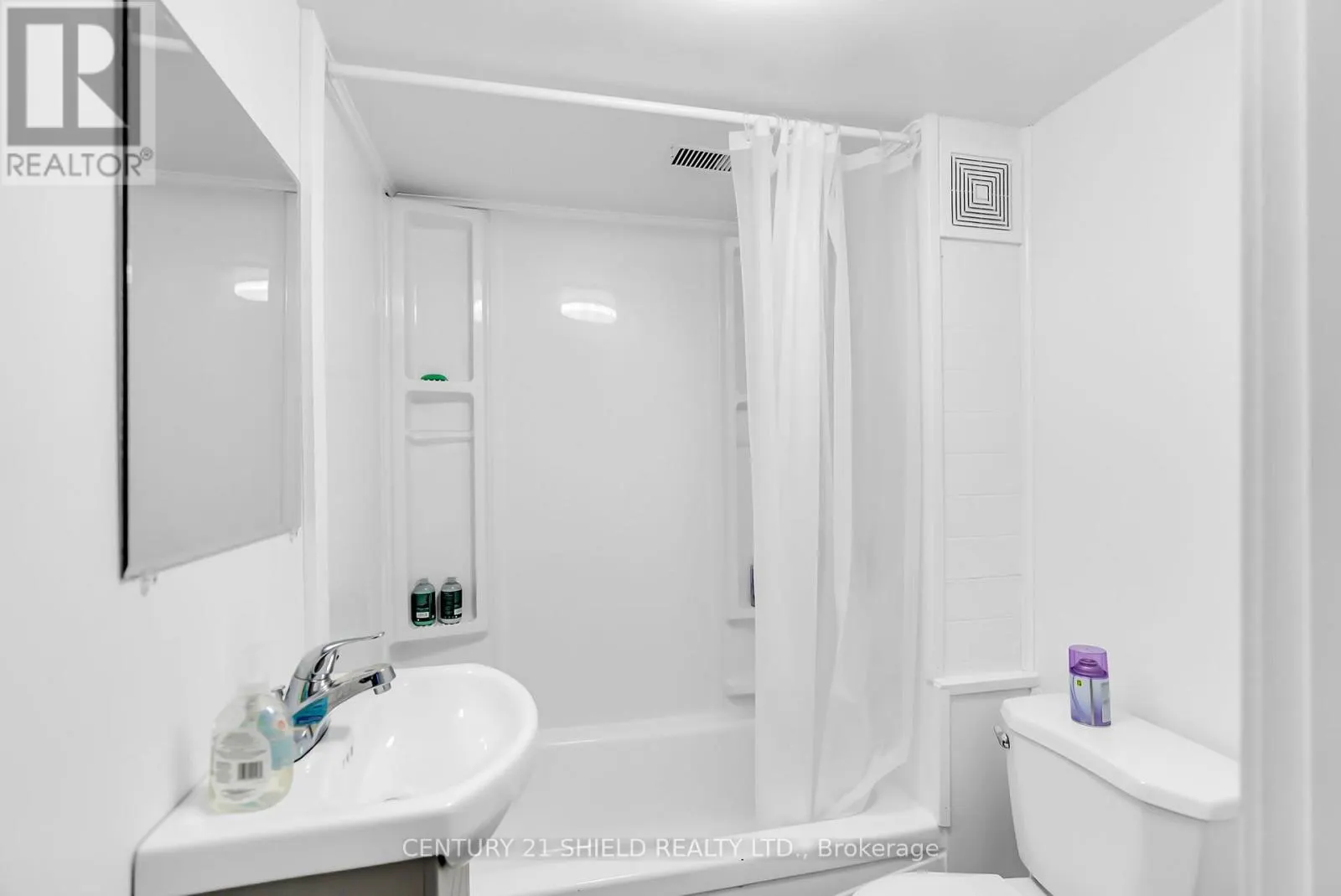 607 FIRST STREET E