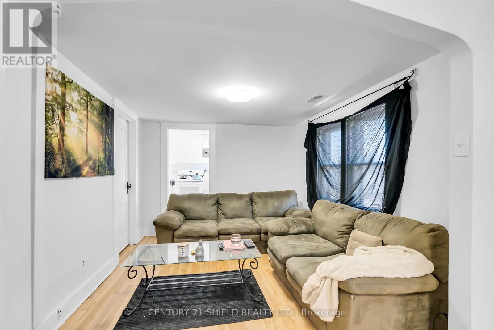 607 FIRST STREET E