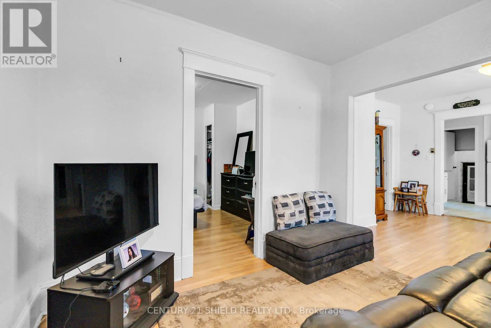 607 FIRST STREET E