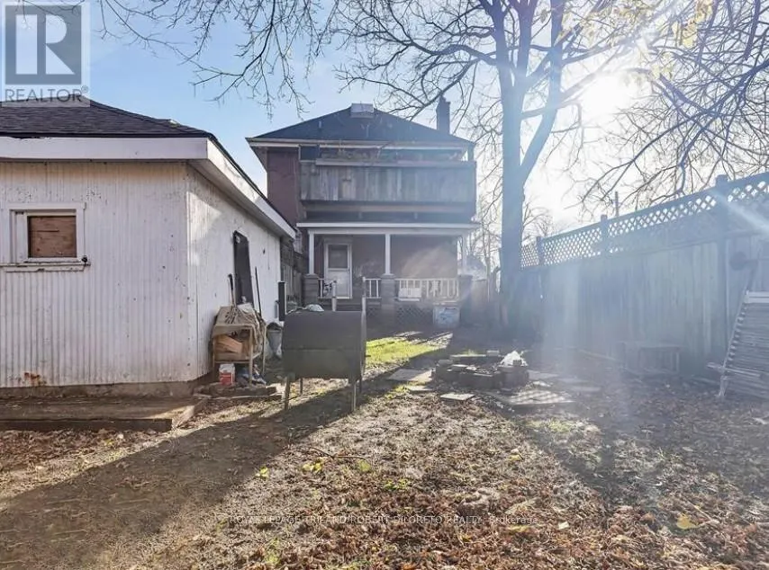 8 BRUCE STREET