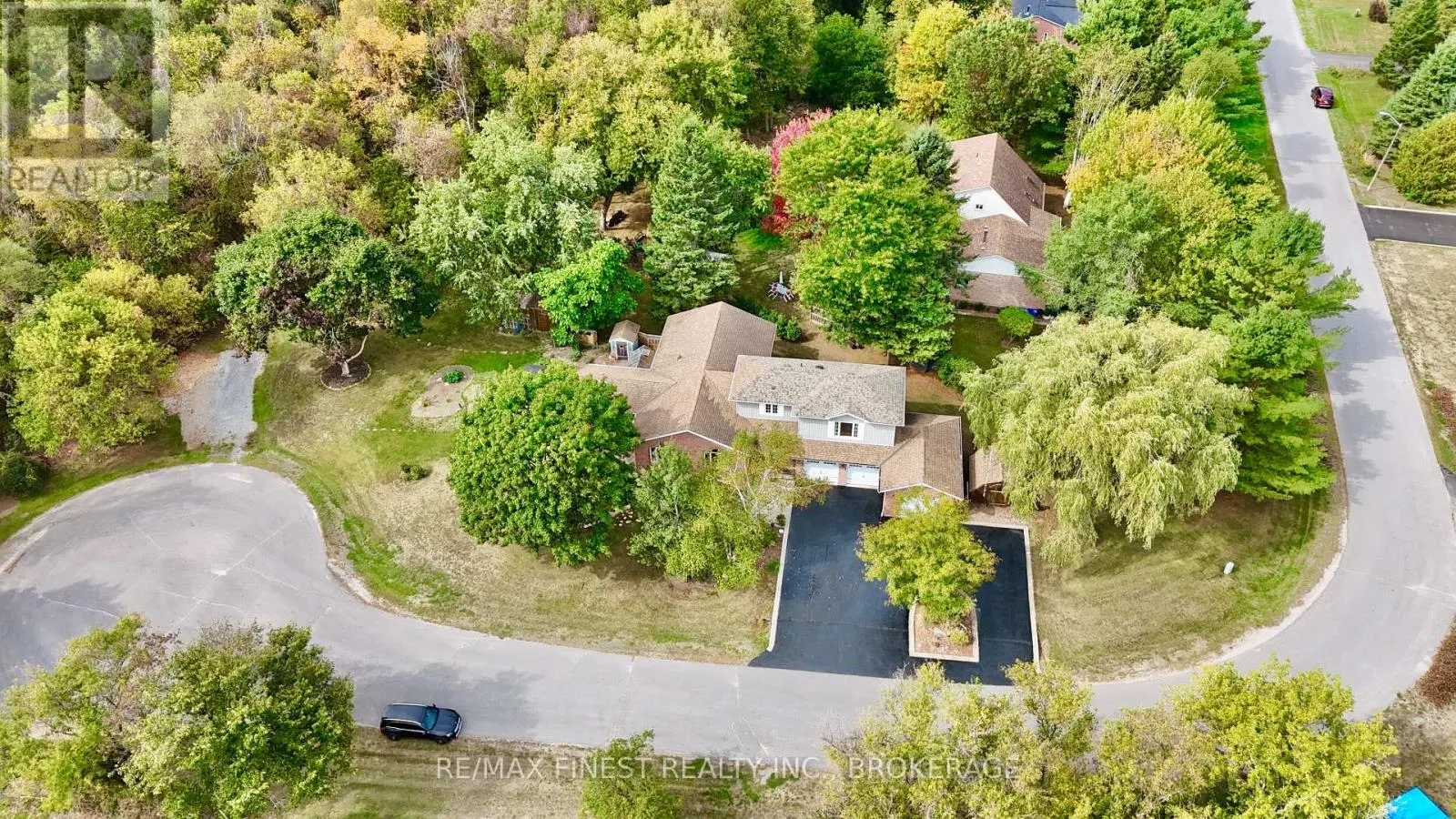 939 ELLEN AVENUE