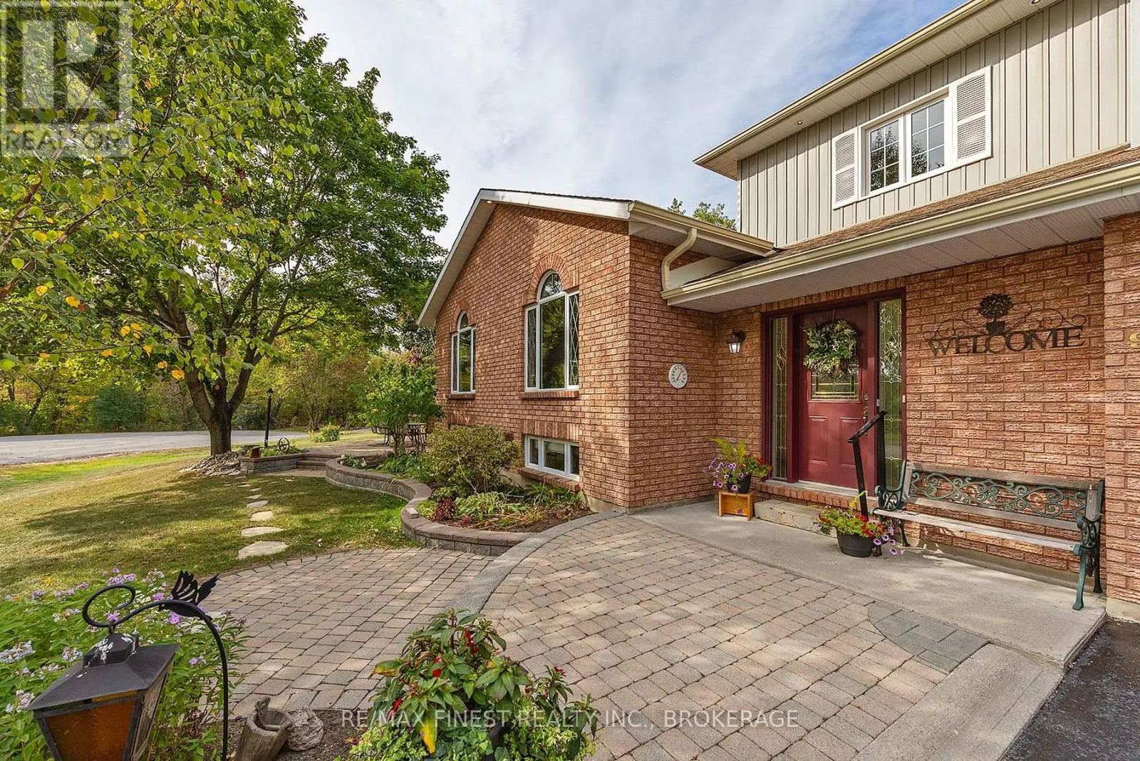 939 ELLEN AVENUE