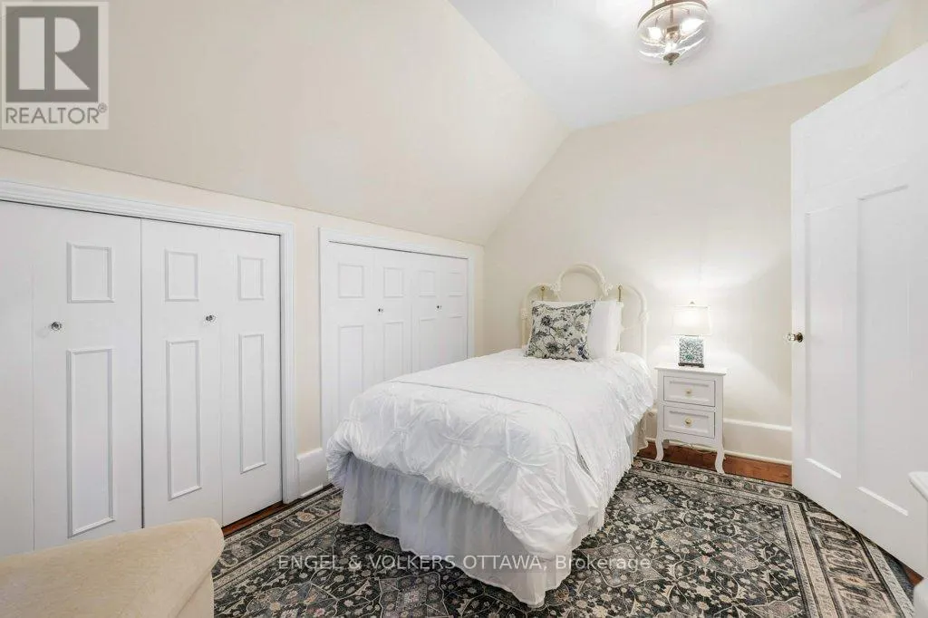 386 ASHBURY ROAD