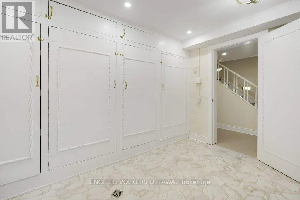 386 ASHBURY ROAD