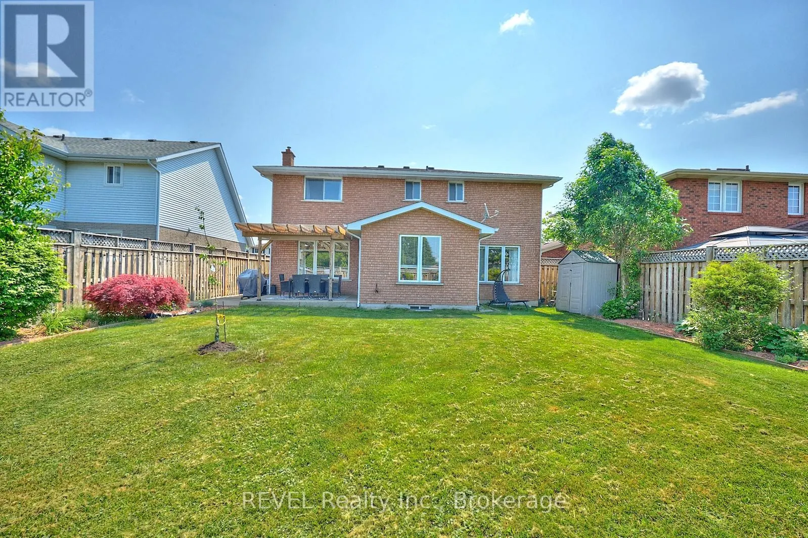 8007 OAKRIDGE DRIVE