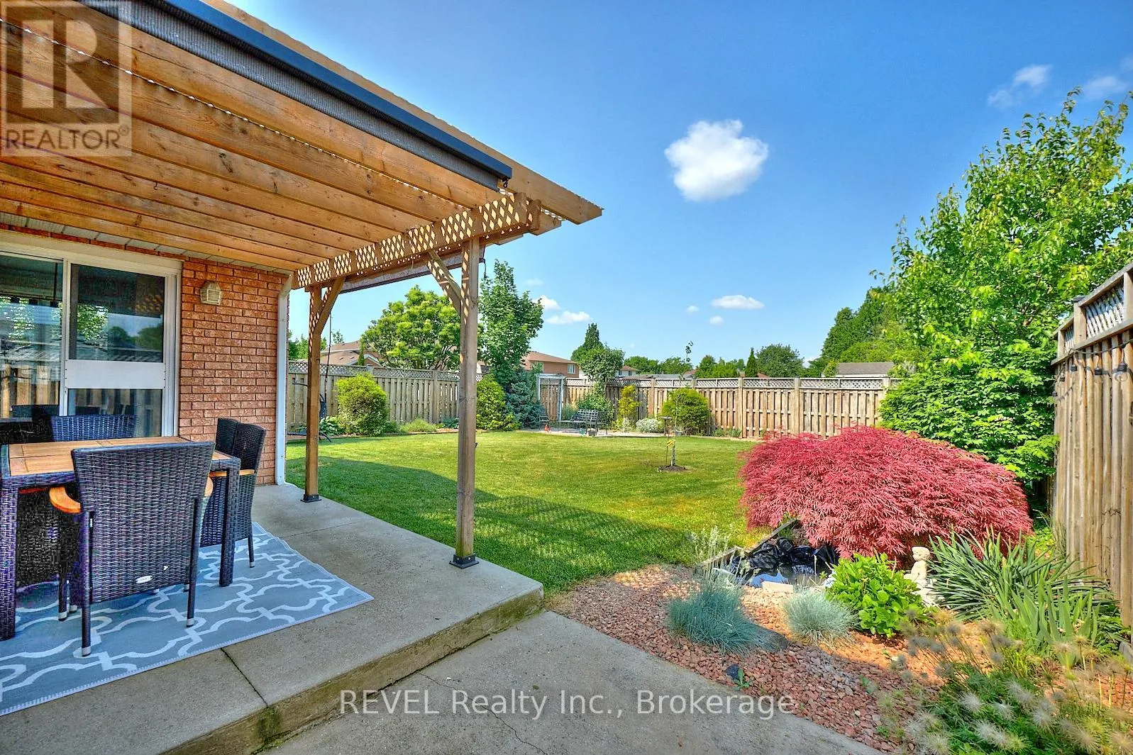 8007 OAKRIDGE DRIVE