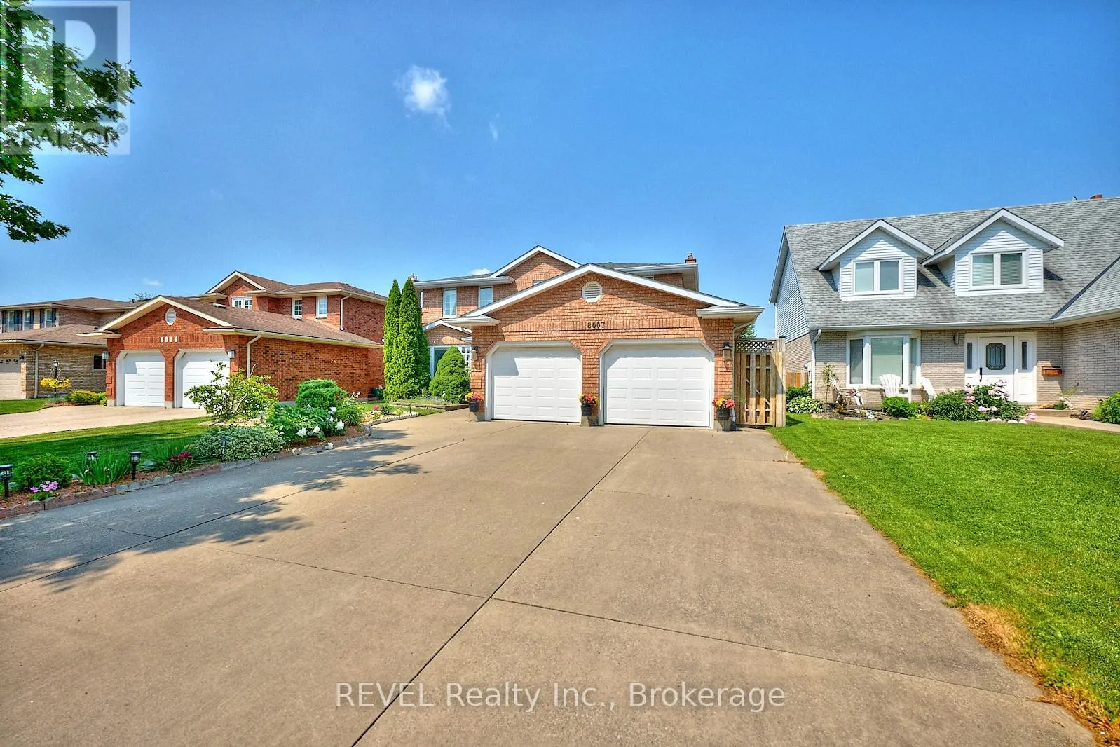 8007 OAKRIDGE DRIVE