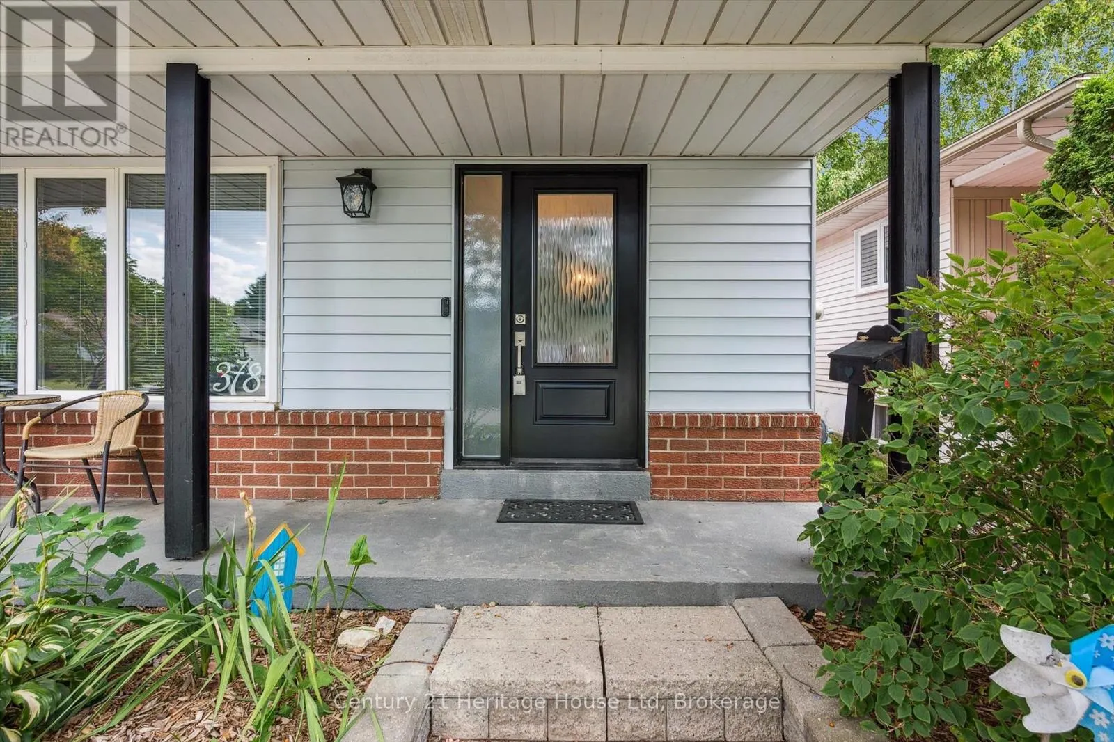 378 WEST ACRES DRIVE