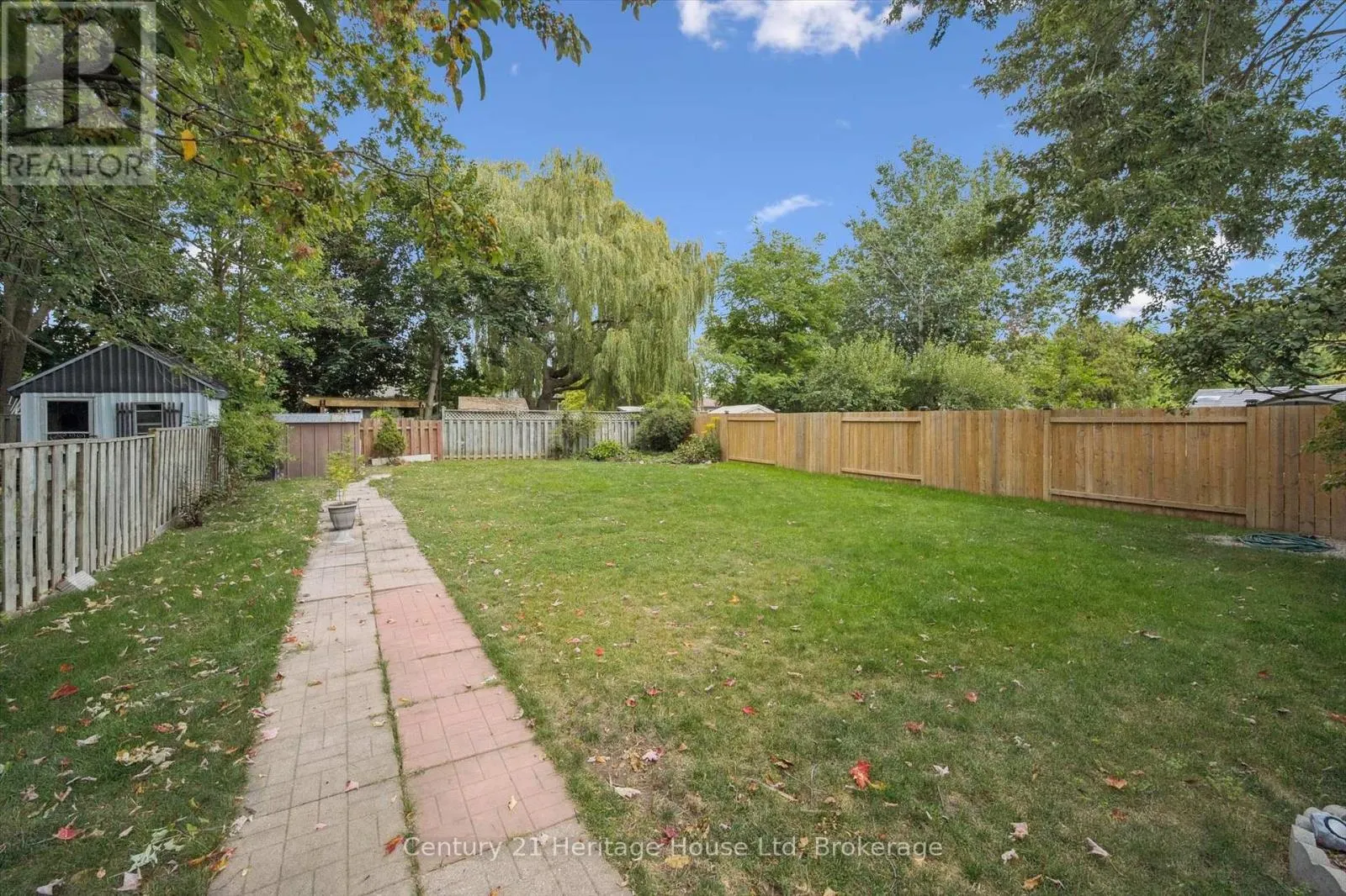 378 WEST ACRES DRIVE