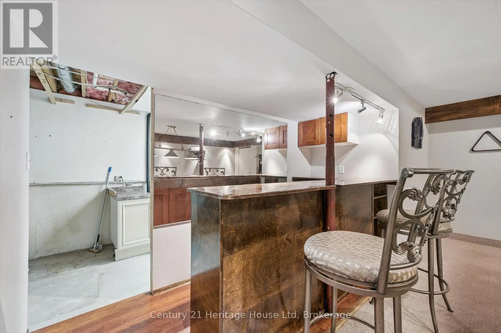 378 WEST ACRES DRIVE
