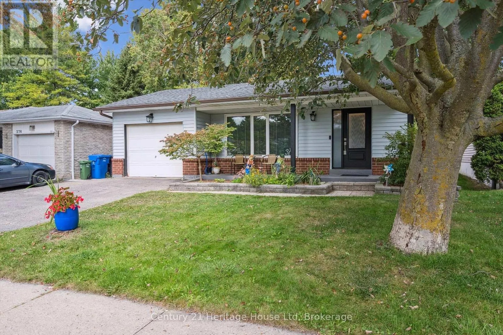378 WEST ACRES DRIVE