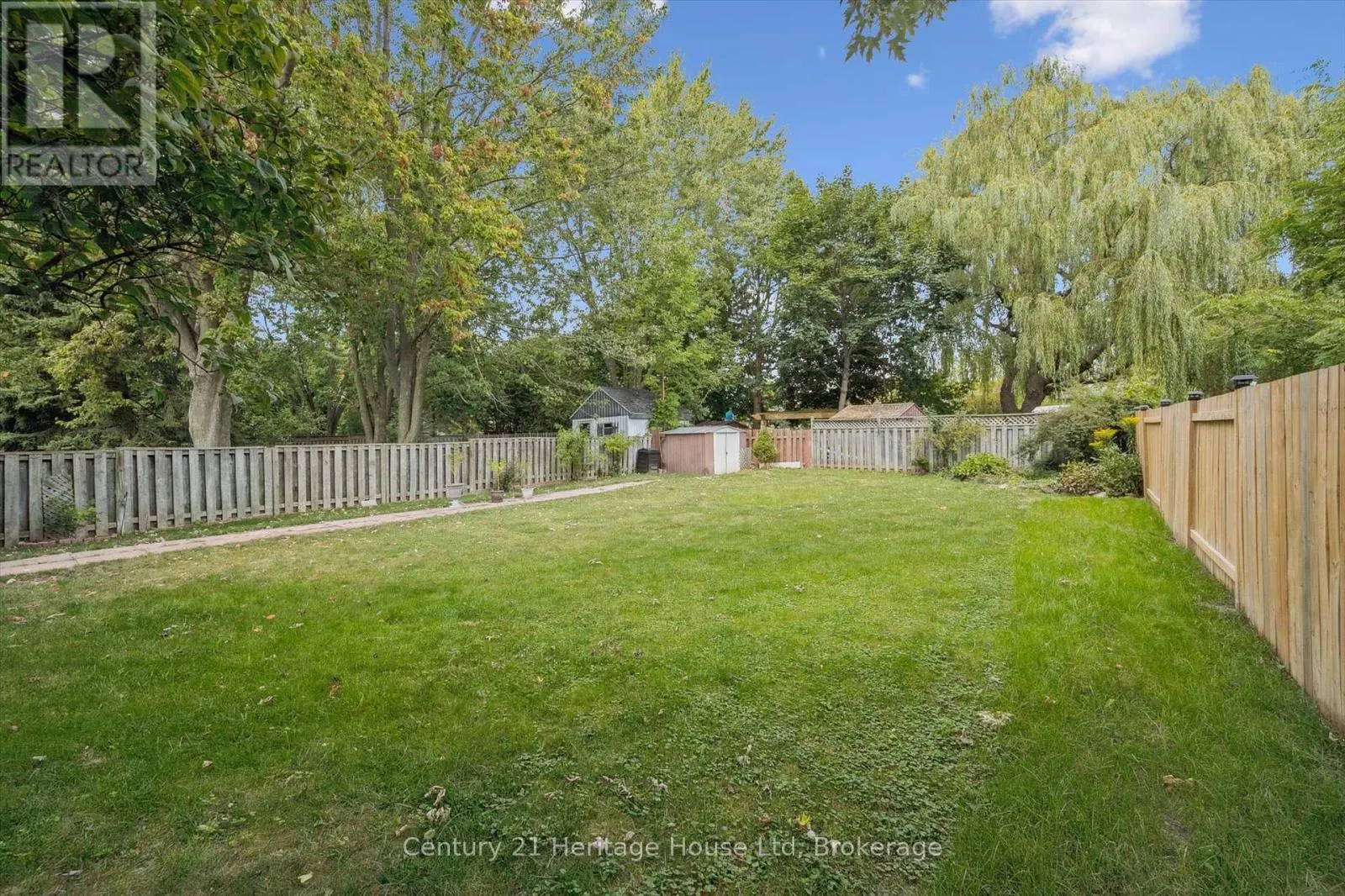 378 WEST ACRES DRIVE