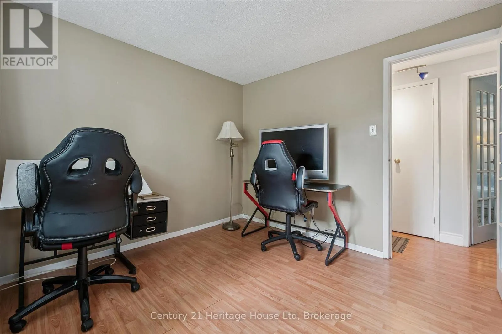 378 WEST ACRES DRIVE